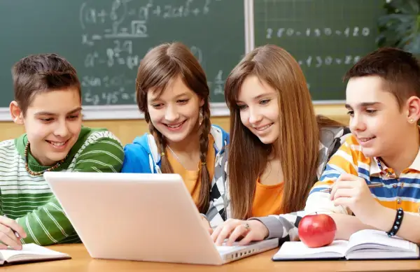Developed a Professional Networking & Education Platform for Collaborative Learning and Career Growth